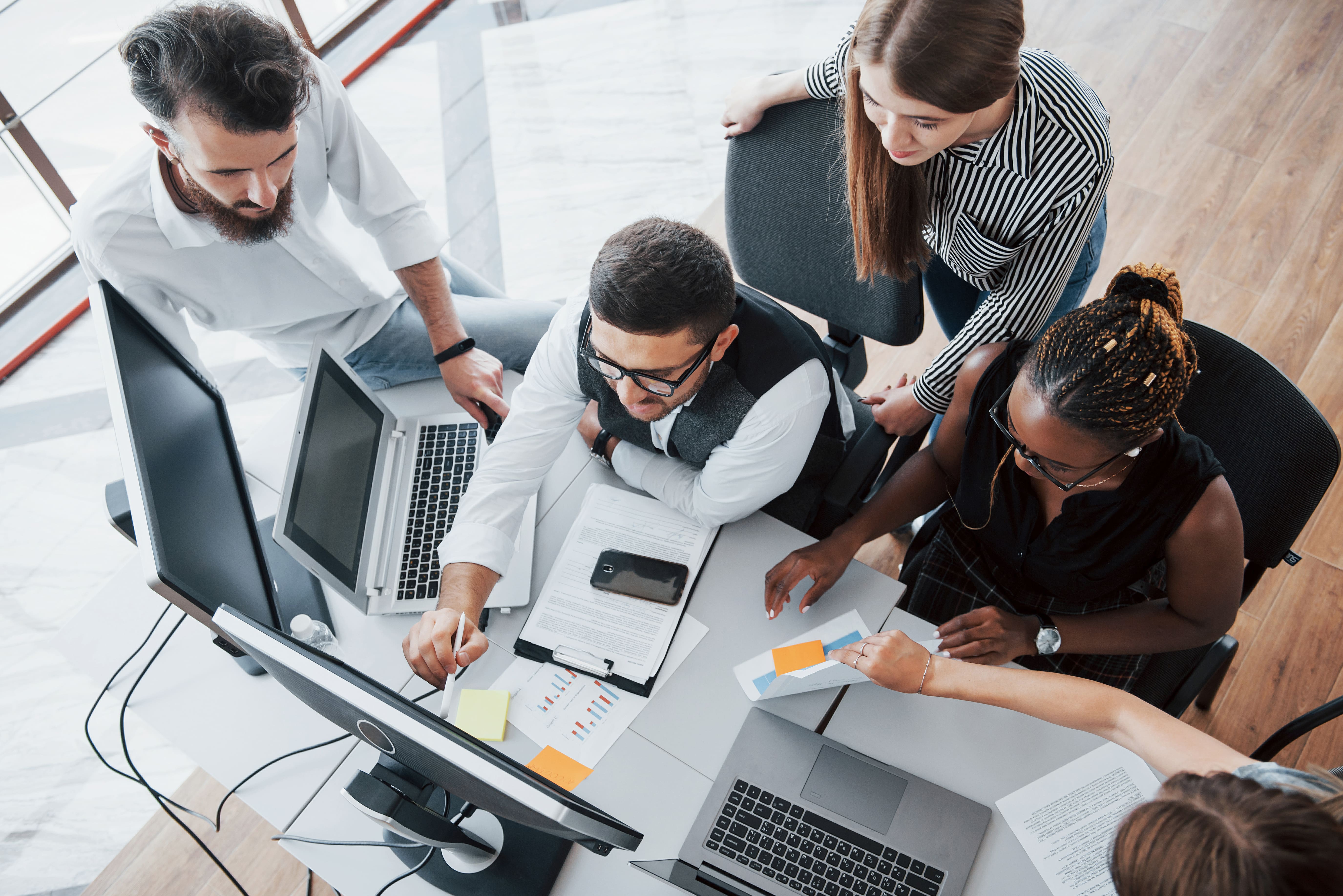 Notre nom reflète notre mission : combiner expertise technique et proximité client